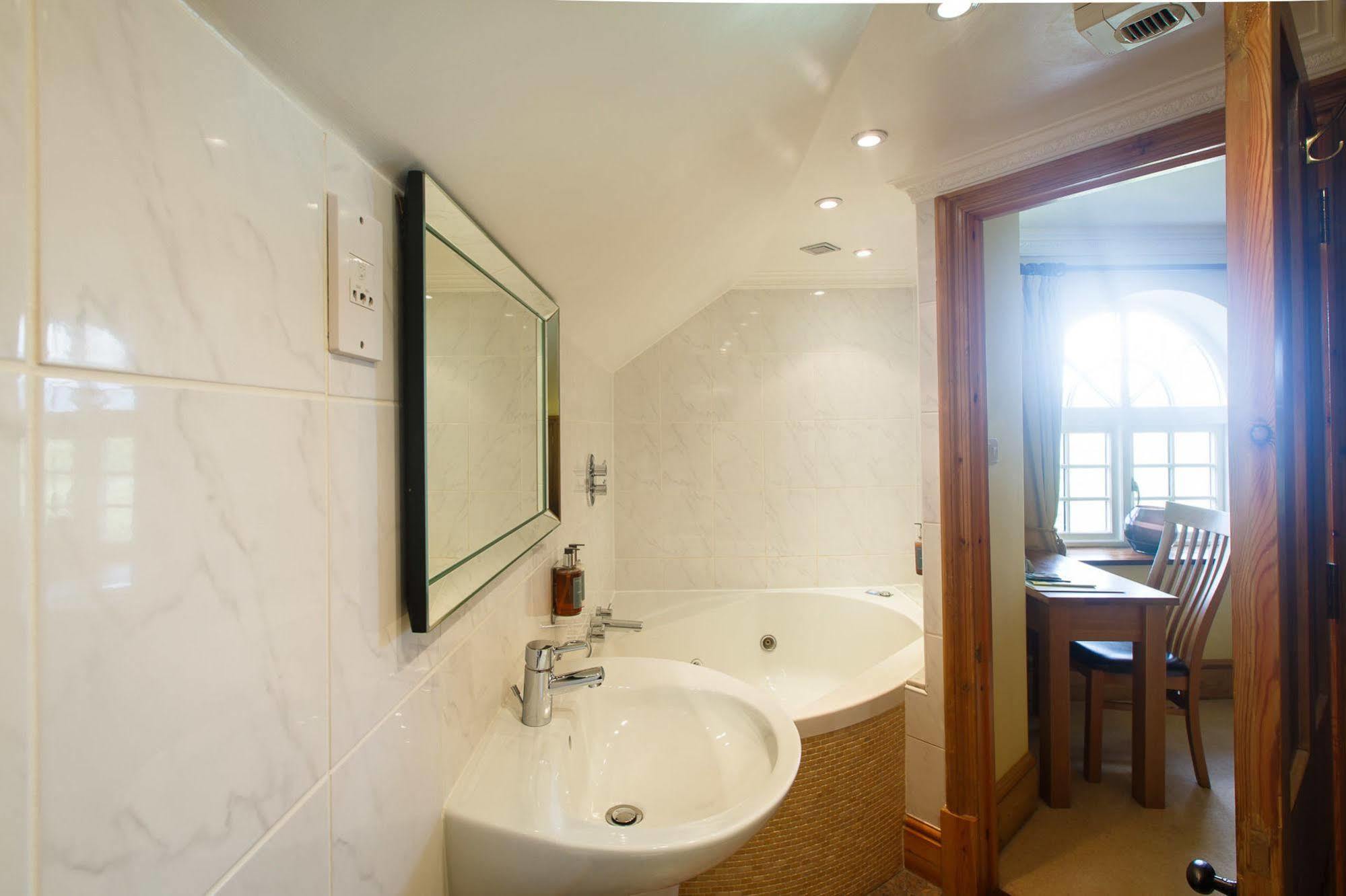 The Mooring Post Bed and Breakfast Γκλόστερ Εξωτερικό φωτογραφία
