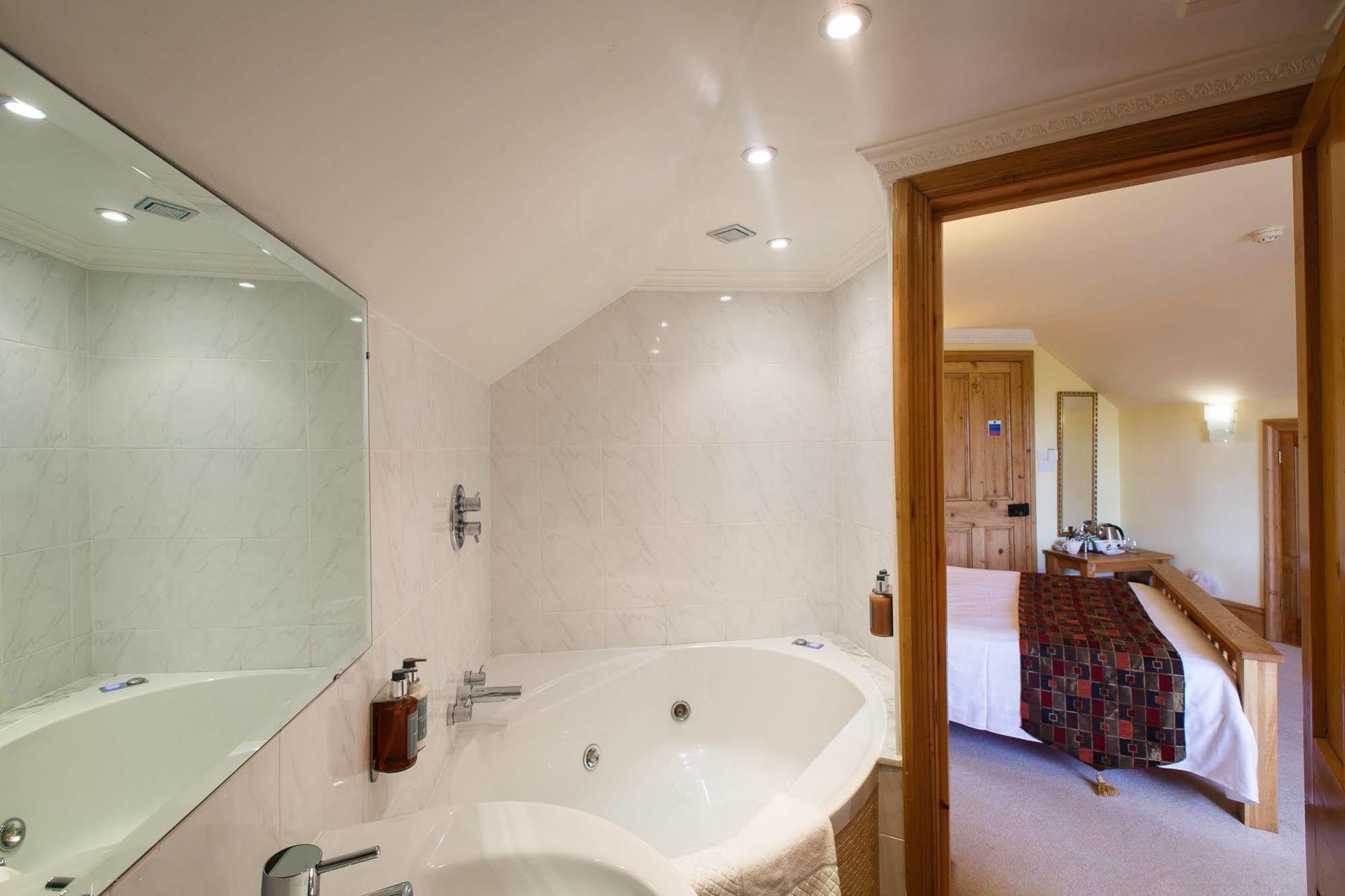 The Mooring Post Bed and Breakfast Γκλόστερ Εξωτερικό φωτογραφία